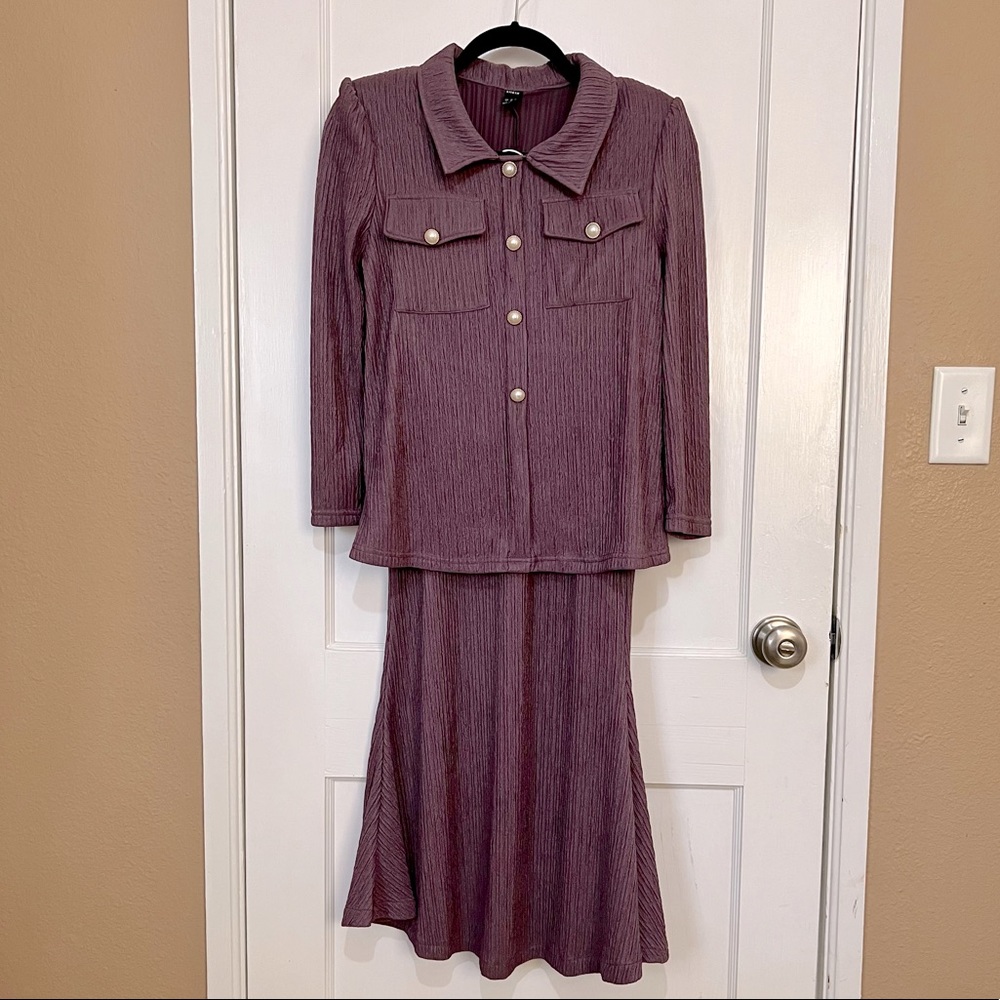 Two pieces shirt and skirt